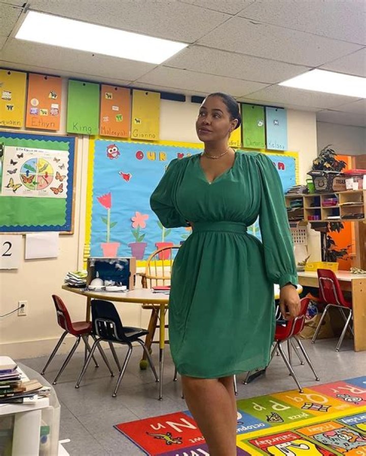 Sexy Middle School Teacher's Bodybuilder Instagram